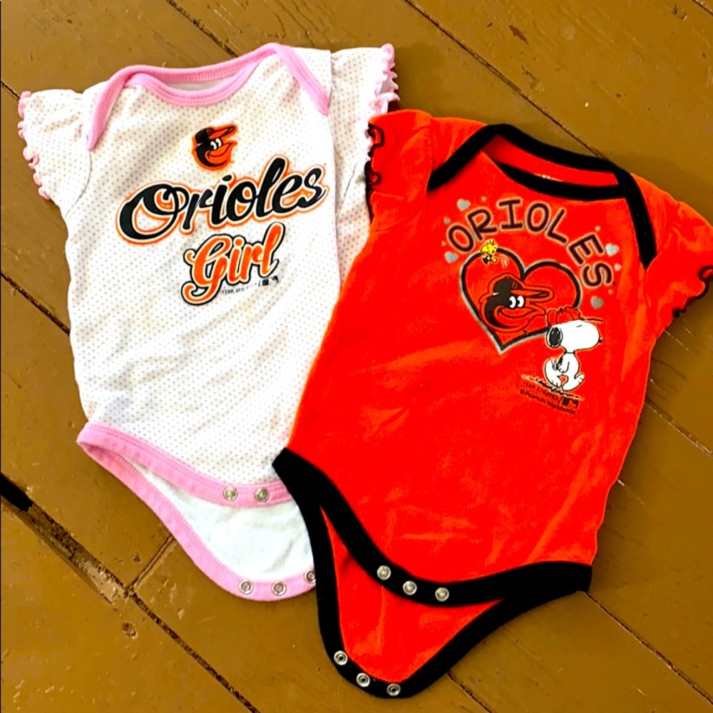 Orioles Bodysuits sz. 6-9m